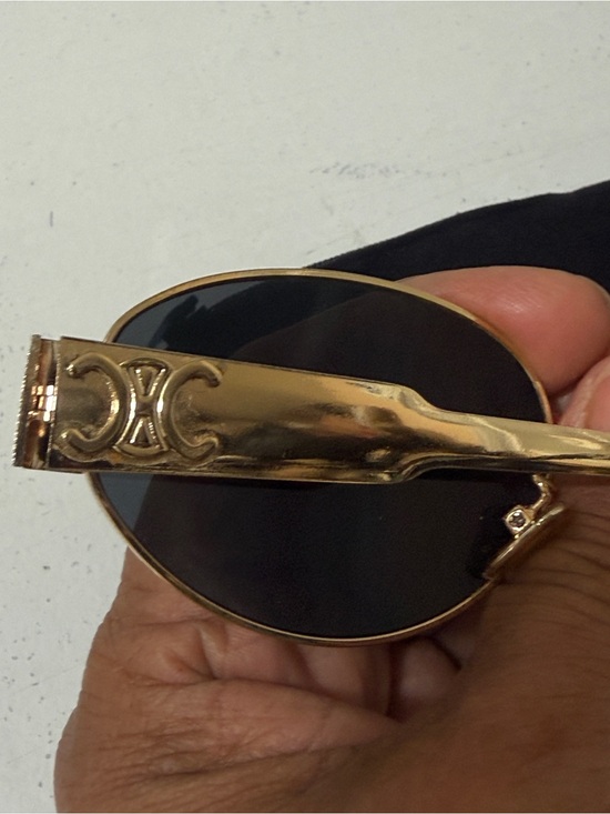 CELINE TRIOMPHE black, Gold Logo Oval
Unisex, Oval Gold Frame with Black Lenses main image 10